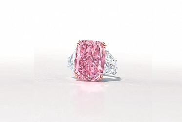 Редкий розовый бриллиант "Сакура" могут продать на аукционе за $38 млн